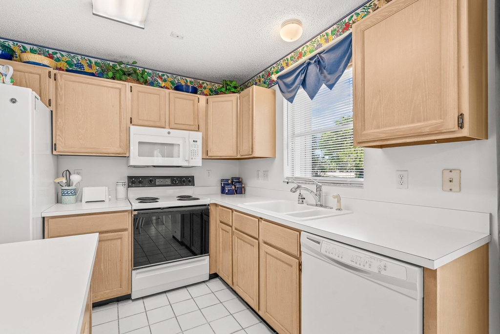 2746 Linkside Drive - Photo 4