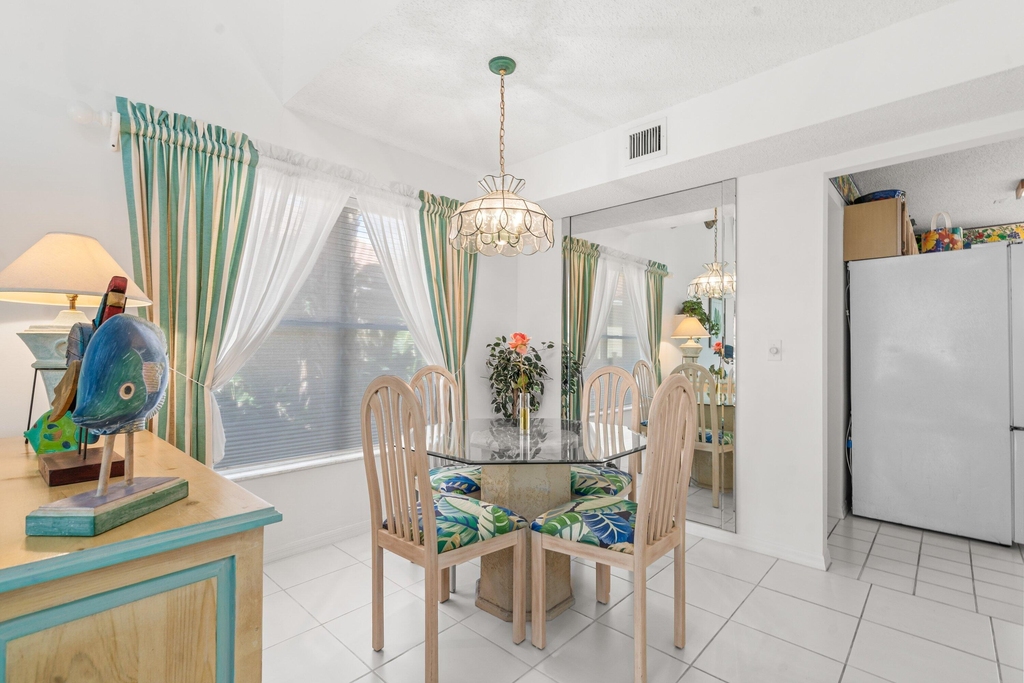 2746 Linkside Drive - Photo 3