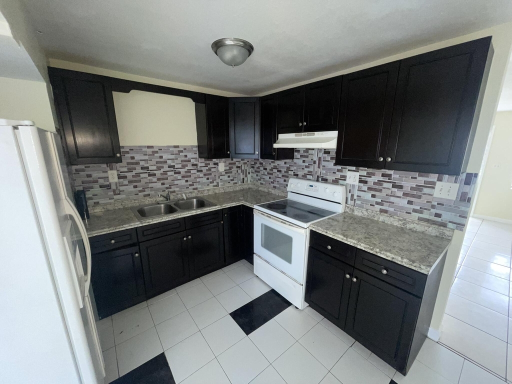 5320 Harriet Place - Photo 0