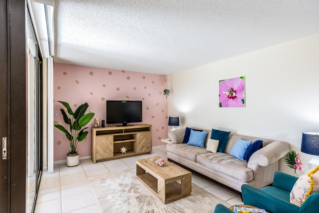 2255 Lindell Boulevard - Photo 23