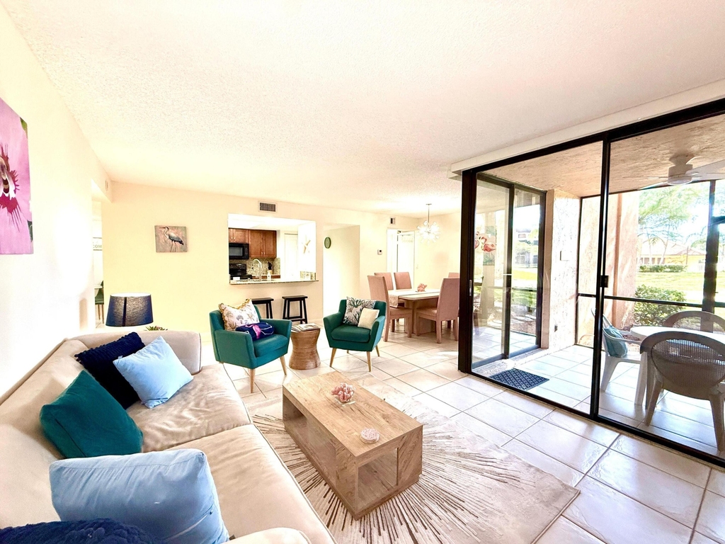 2255 Lindell Boulevard - Photo 15