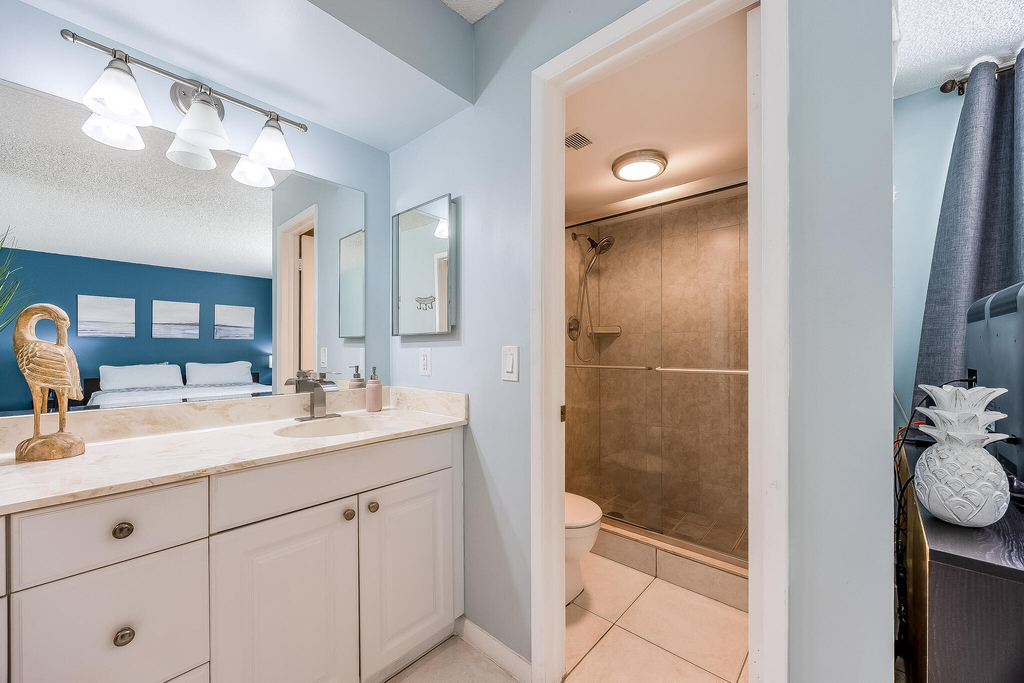 2255 Lindell Boulevard - Photo 35