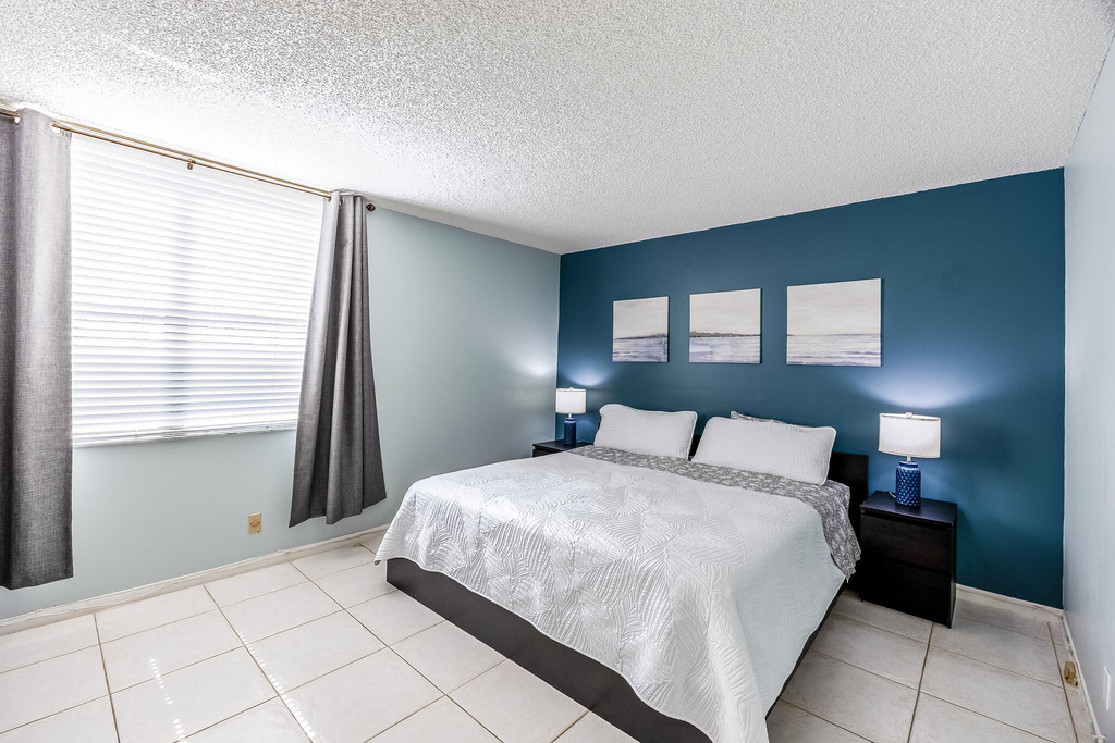 2255 Lindell Boulevard - Photo 32