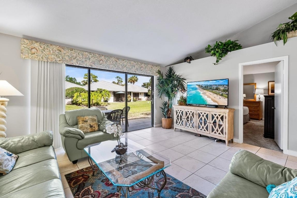 406 Club Drive - Photo 1