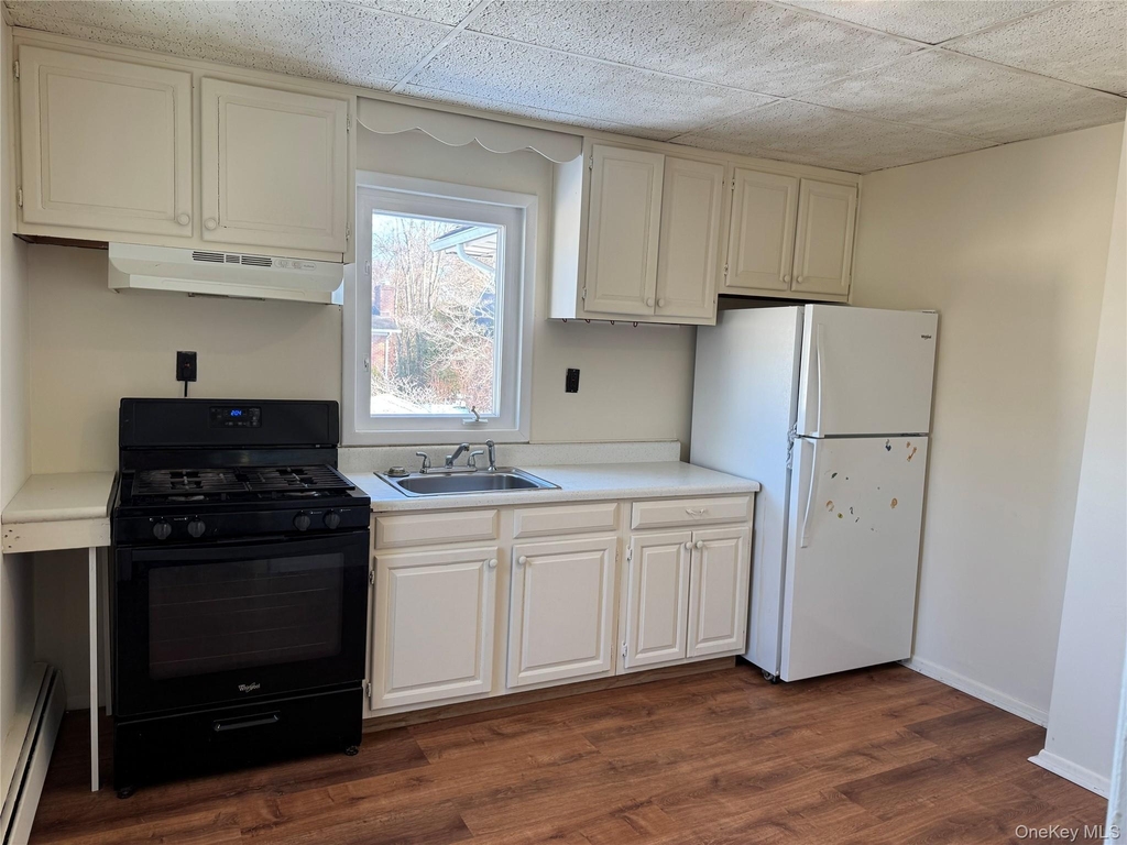 61 Nassau Avenue - Photo 1