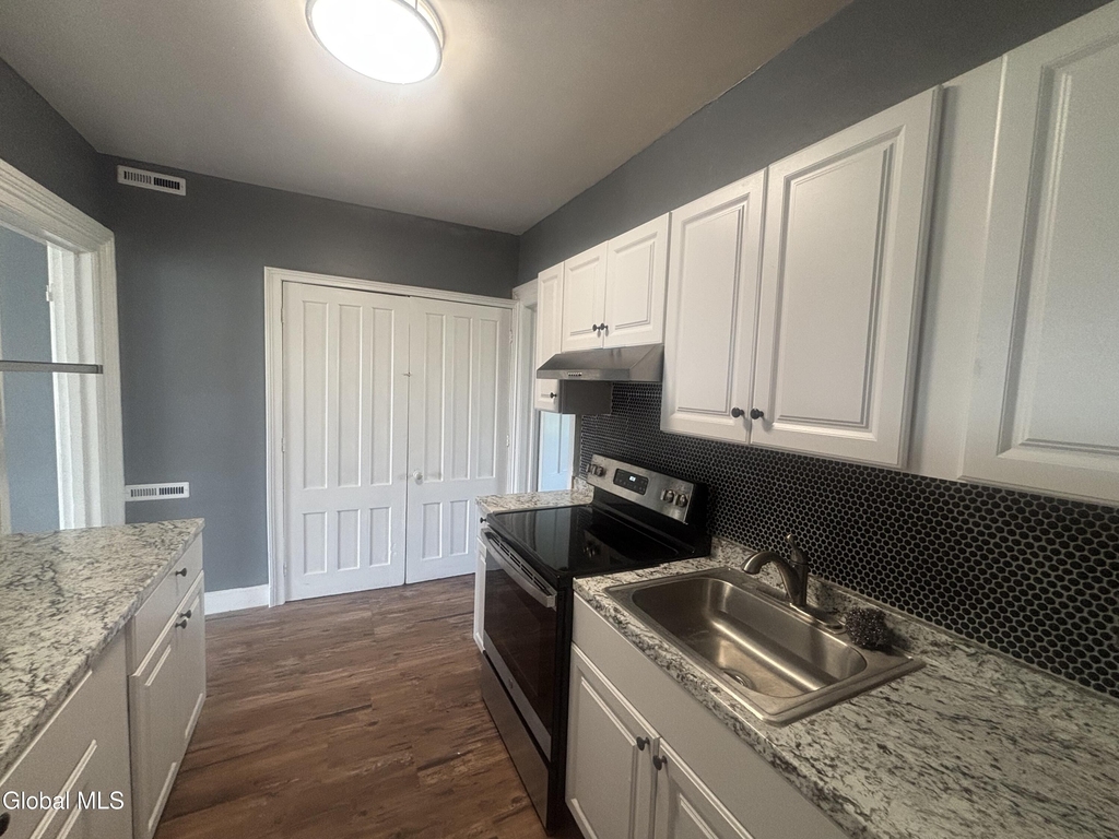 17 Ash Grove Place - Photo 8