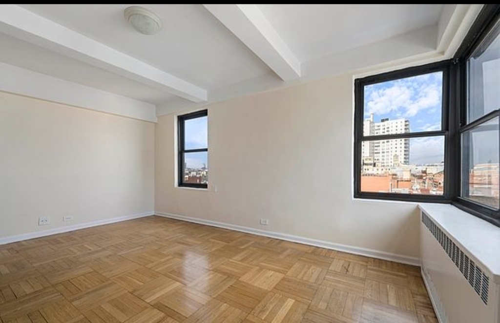 930 Grand Concourse - Photo 2