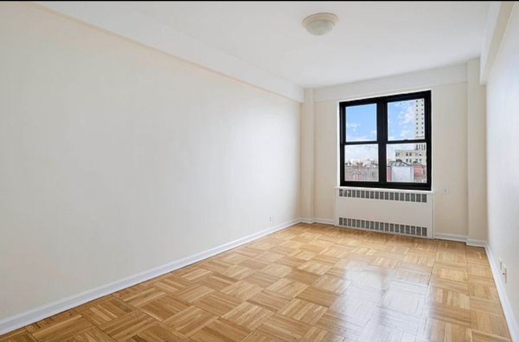 930 Grand Concourse - Photo 3