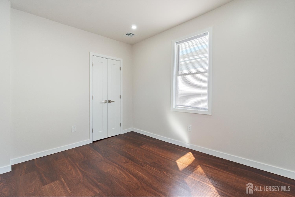826 George Street - Photo 2