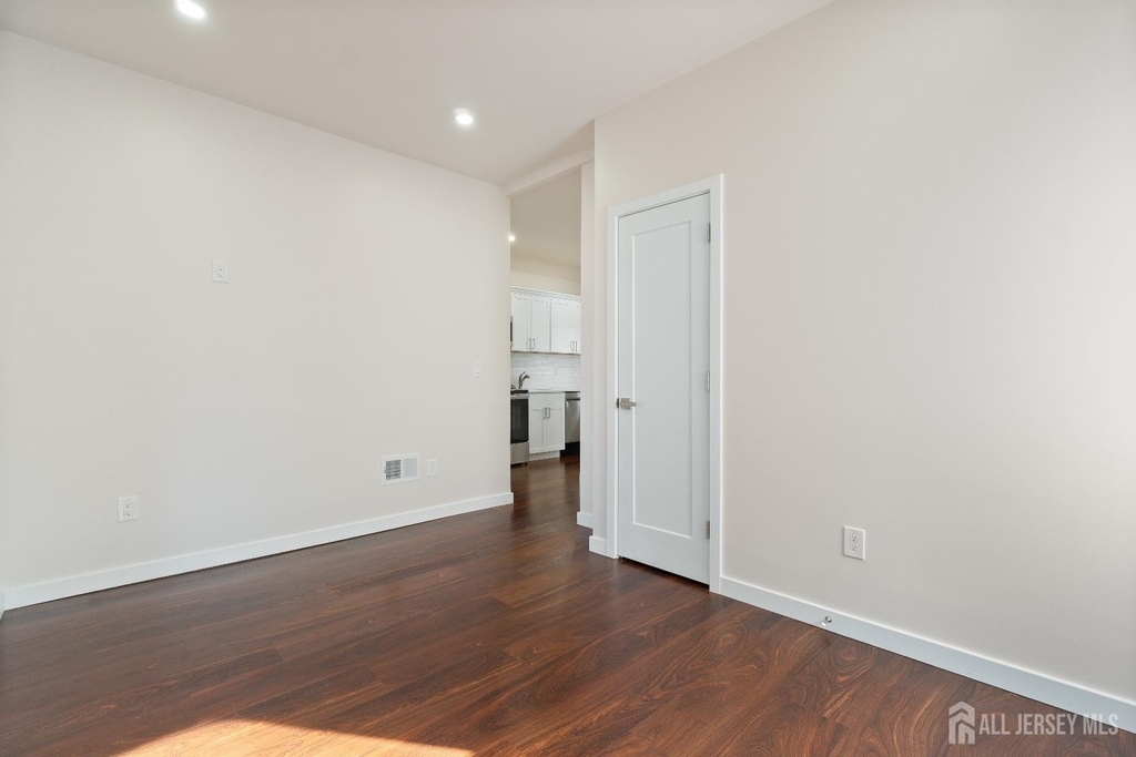 826 George Street - Photo 10