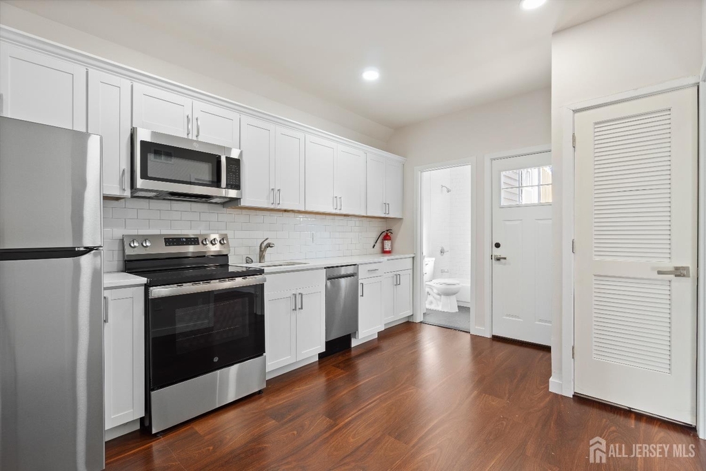 826 George Street - Photo 3