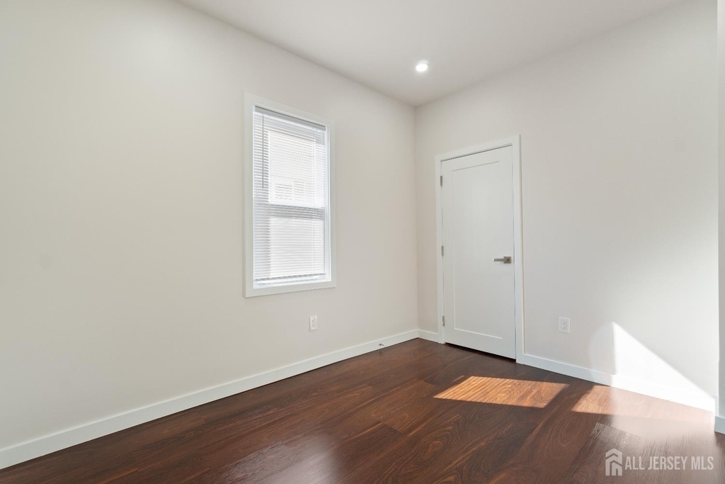 826 George Street - Photo 12