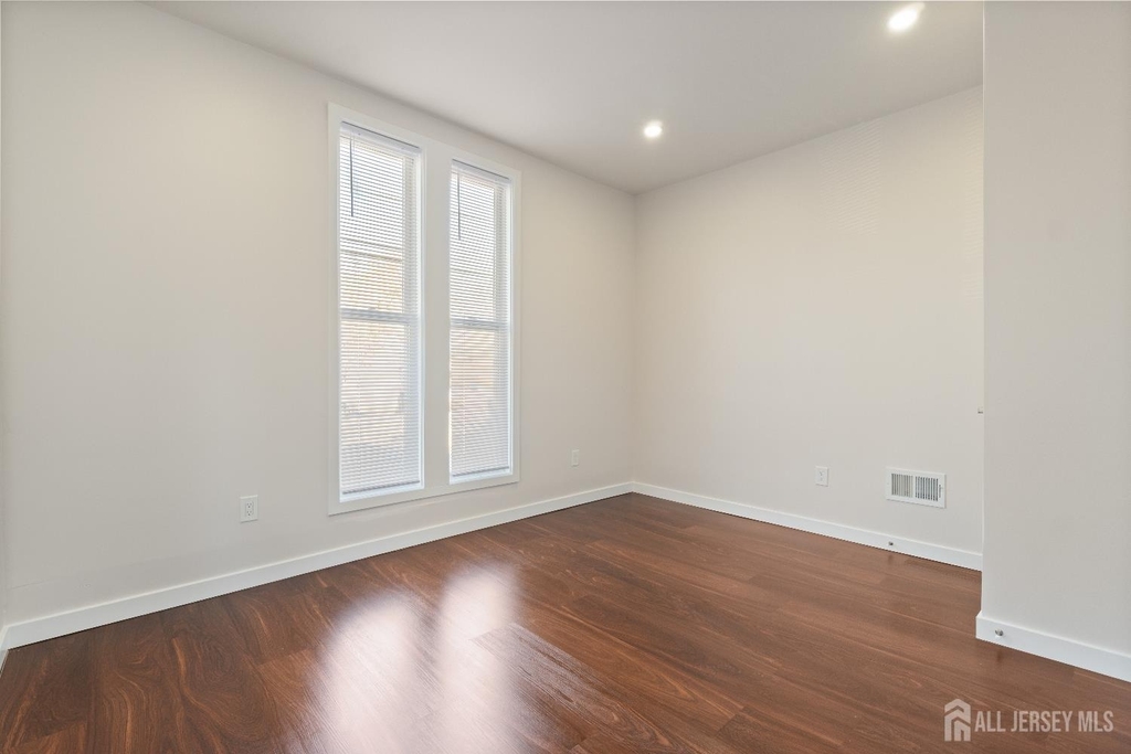 826 George Street - Photo 1