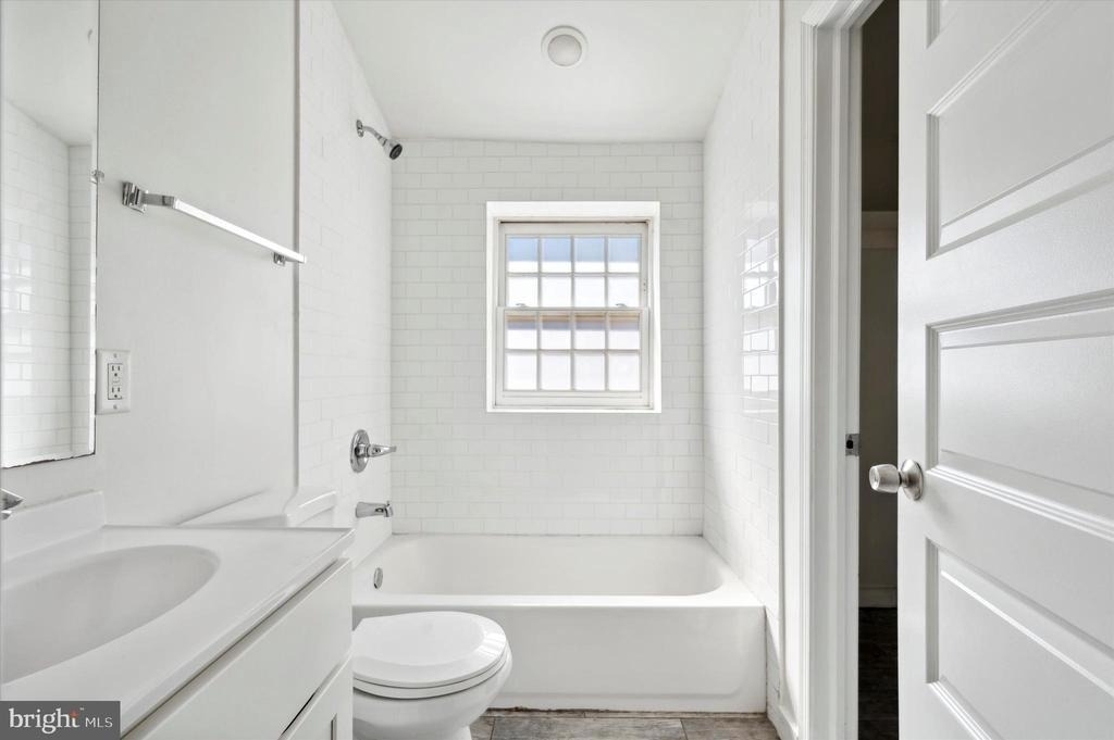 5011 Germantown Avenue - Photo 5