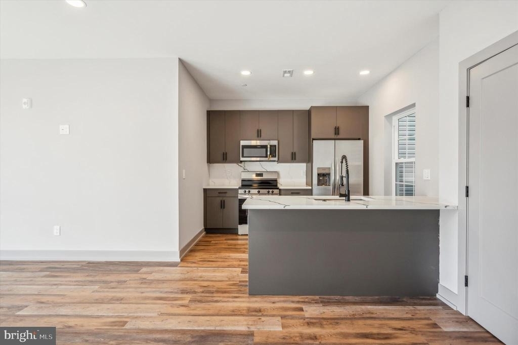 1426 1426 N 7th - Photo 6