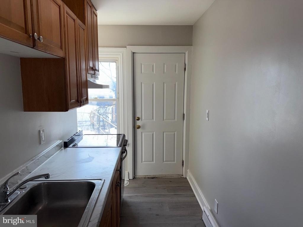 706 Chain Street - Photo 1