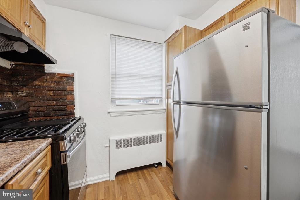 206 W Parkway Avenue - Photo 3