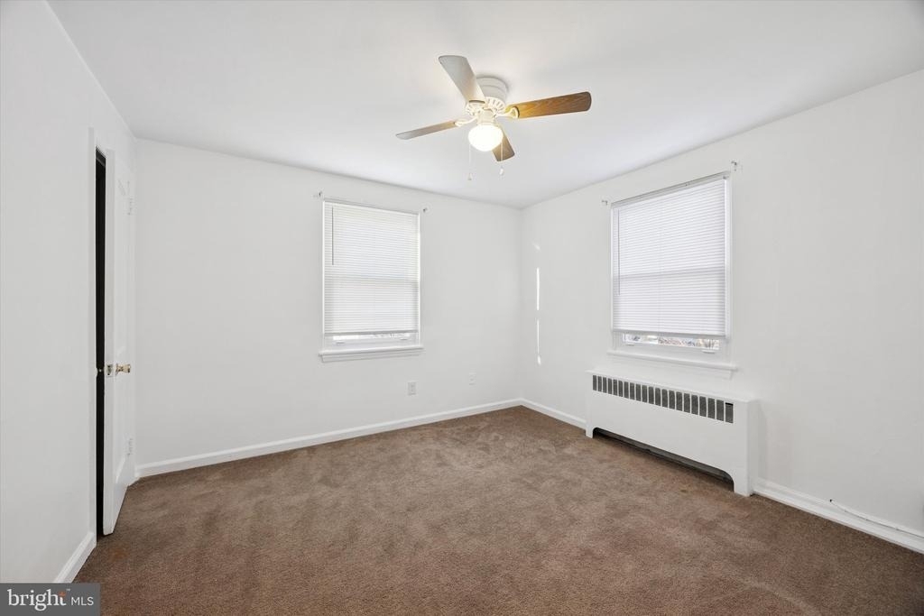 206 W Parkway Avenue - Photo 9