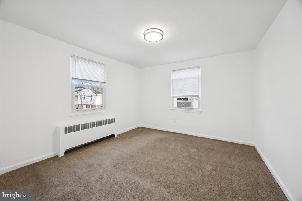 206 W Parkway Avenue - Photo 11