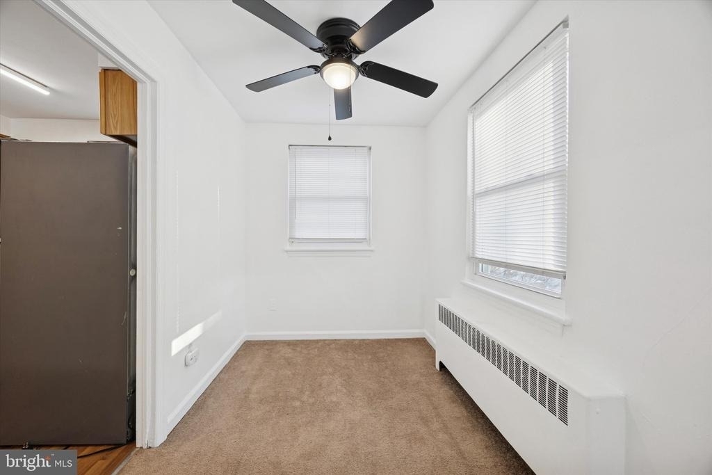 206 W Parkway Avenue - Photo 4