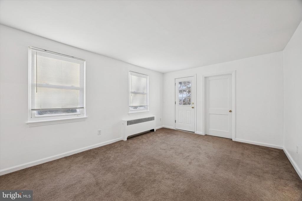 206 W Parkway Avenue - Photo 7