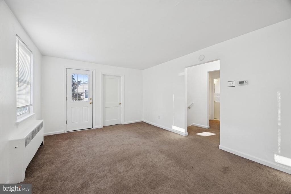 206 W Parkway Avenue - Photo 6