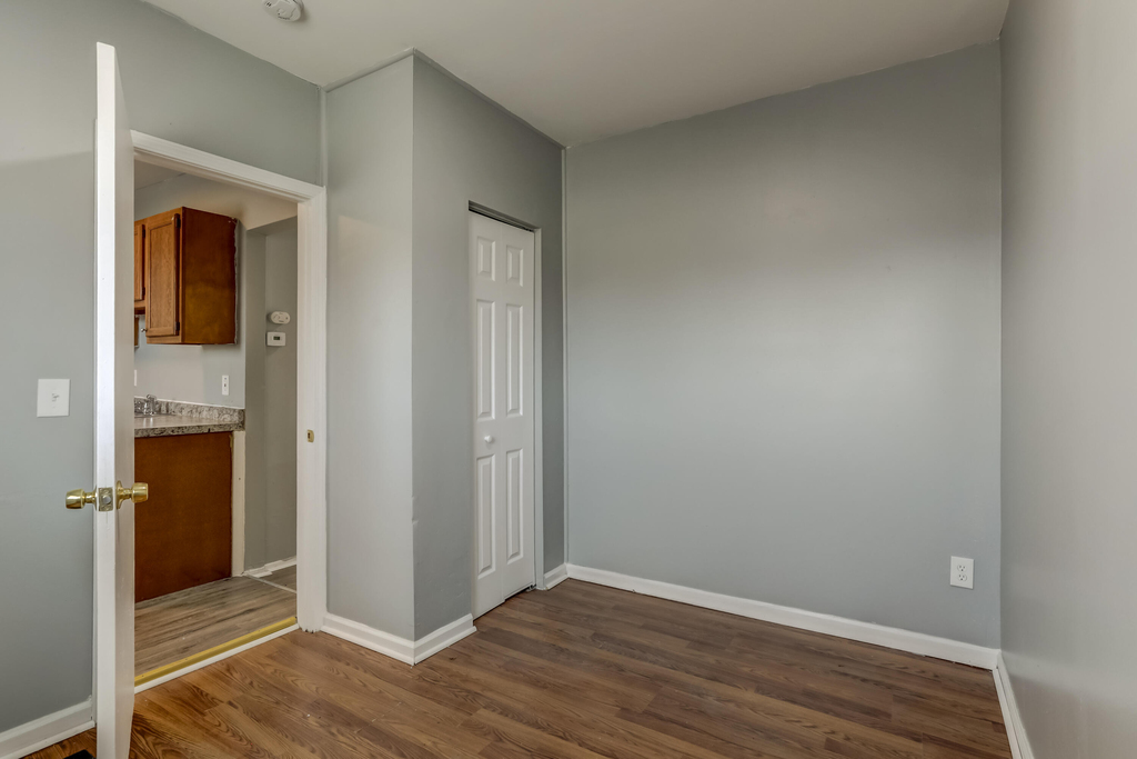 7228 Chalmers Avenue - Photo 6