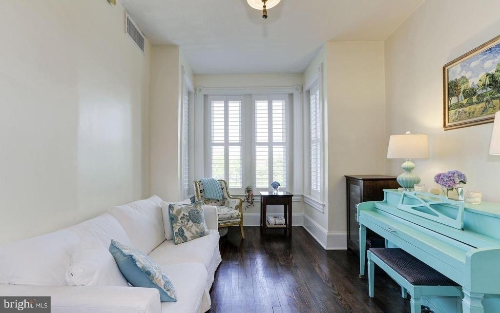 1932 35th Street Nw - Photo 3