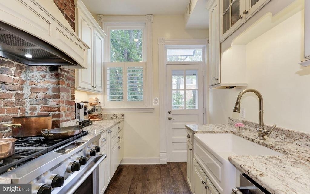 1932 35th Street Nw - Photo 8