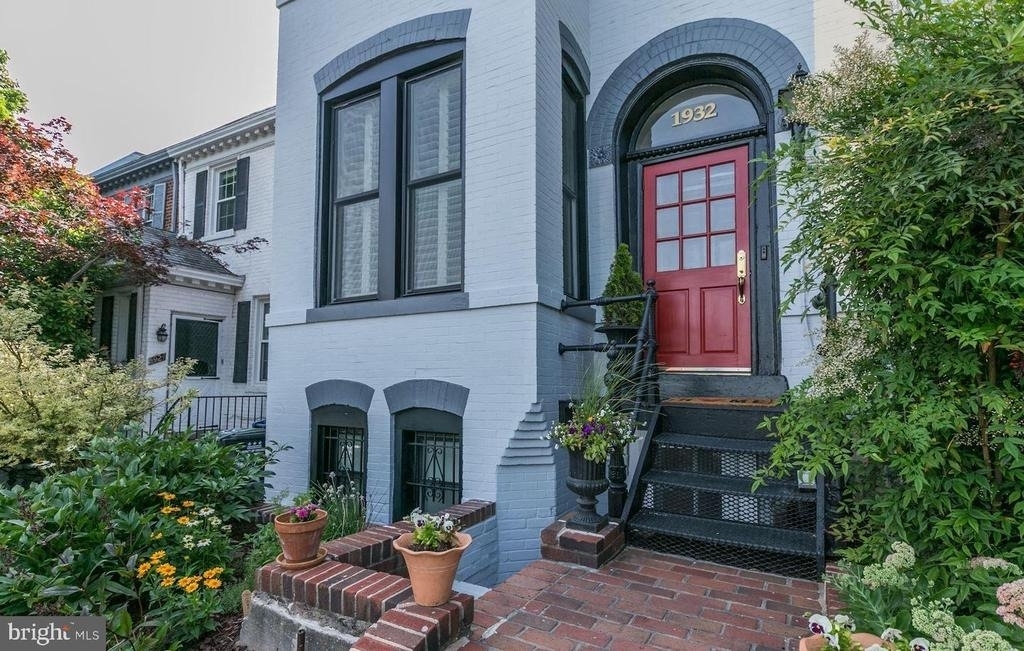 1932 35th Street Nw - Photo 0