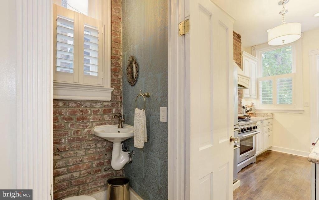 1932 35th Street Nw - Photo 6