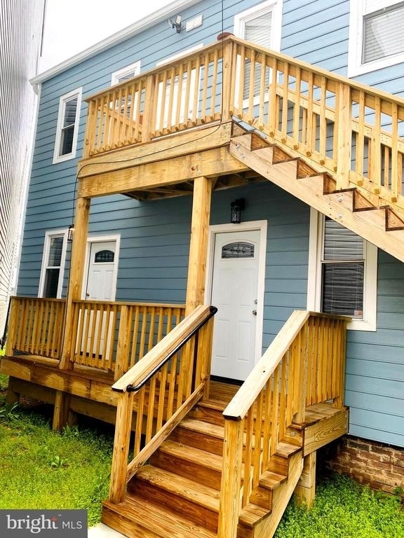 2712 6th Street Ne - Photo 1