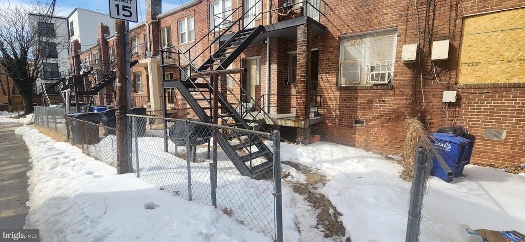 2017 I Street Ne - Photo 17