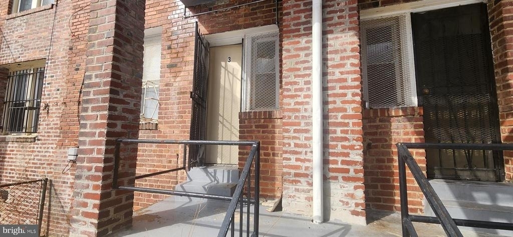 2017 I Street Ne - Photo 18