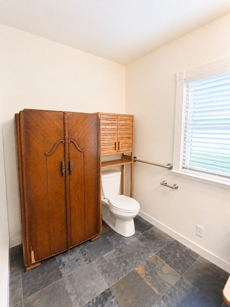 1410 W 51st St - Photo 9