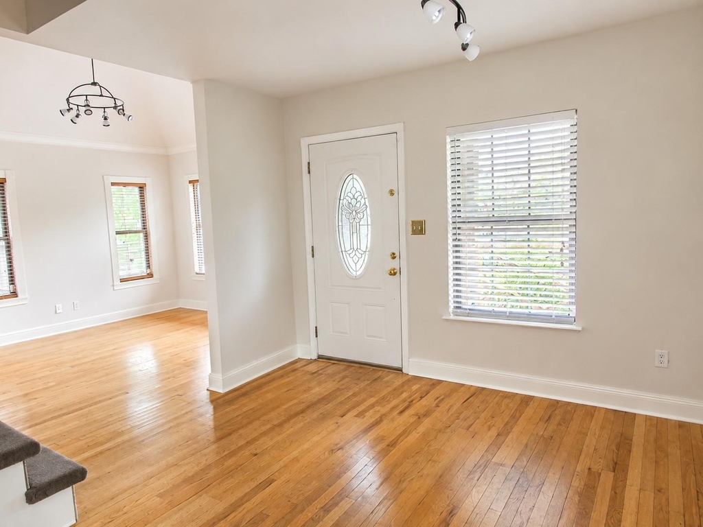 1410 W 51st St - Photo 0