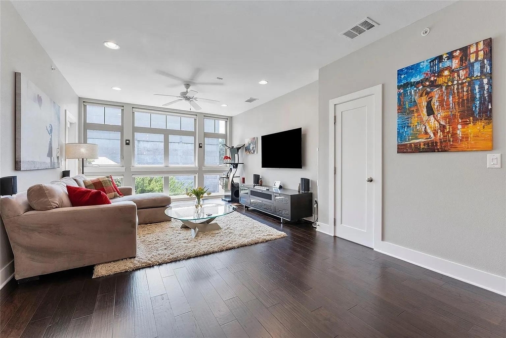 908 Nueces St - Photo 6