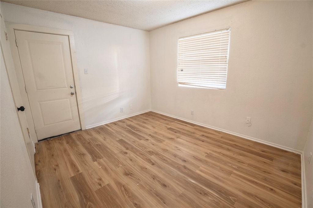 10209 Brownie Dr - Photo 3