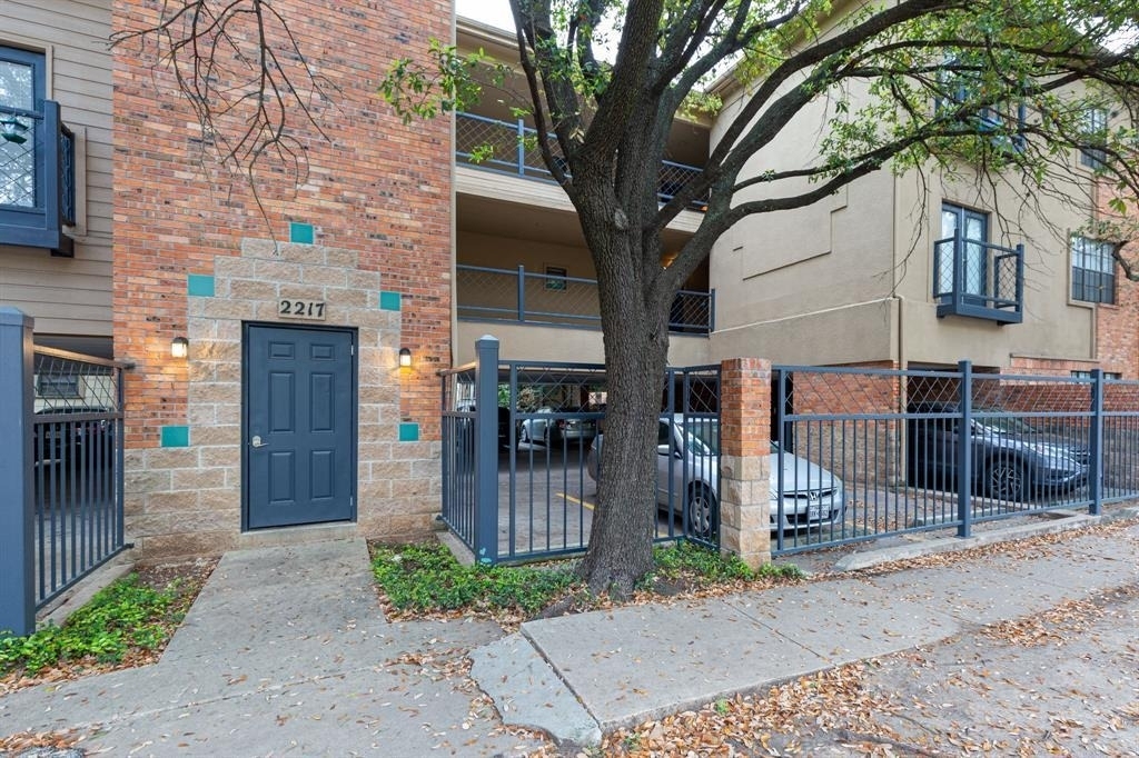 914 W 22nd 1/2 St - Photo 7
