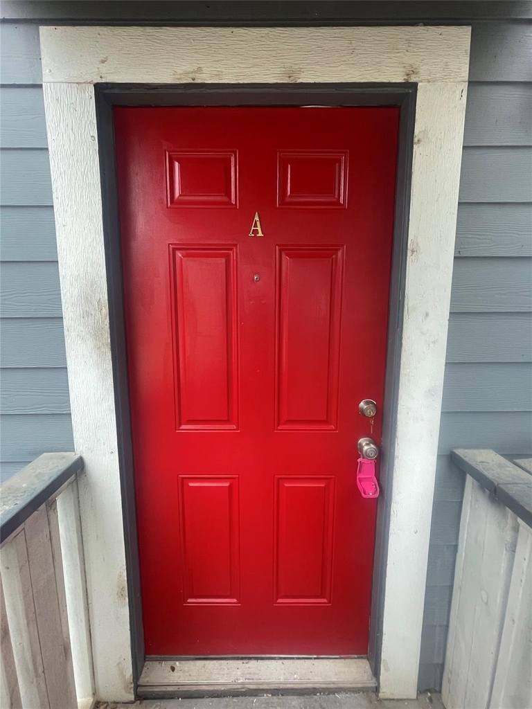 1108 W Mccarty Ln - Photo 1