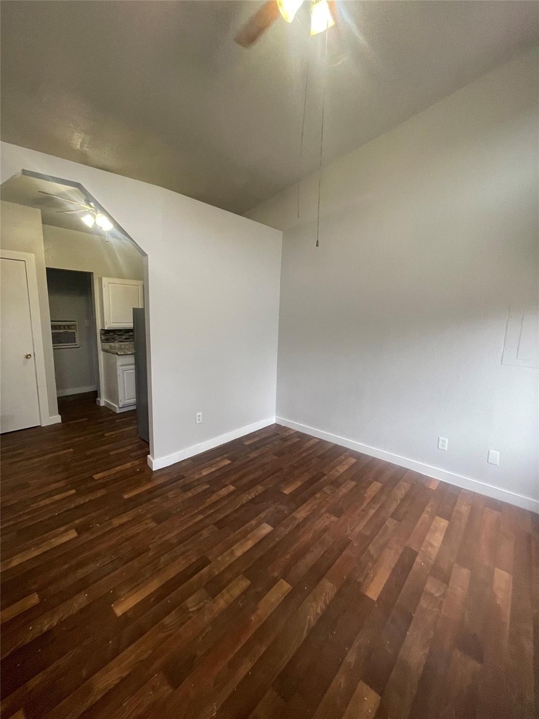 1108 W Mccarty Ln - Photo 3