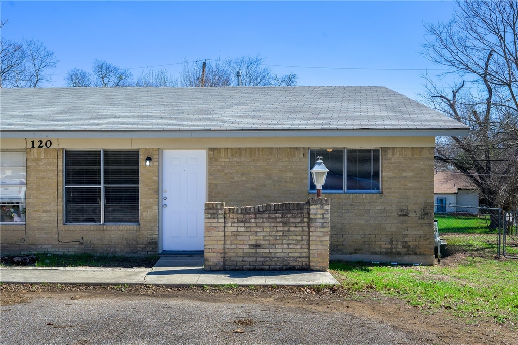 120 Coers Cir - Photo 1