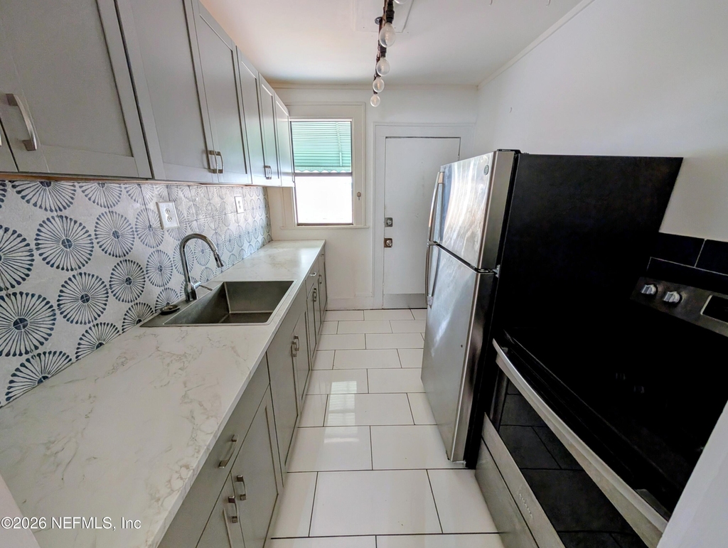 2701 Myra Street - Photo 9