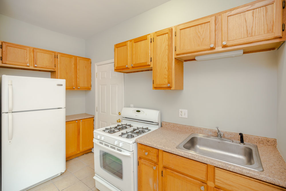 431 E Oakwood Boulevard - Photo 1