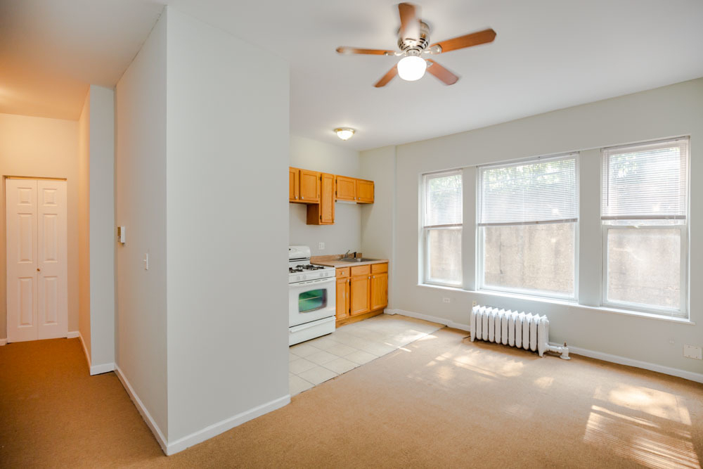 431 E Oakwood Boulevard - Photo 2