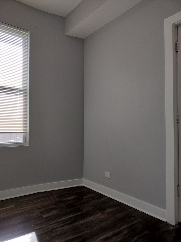 1945 W 48th Street - Photo 14
