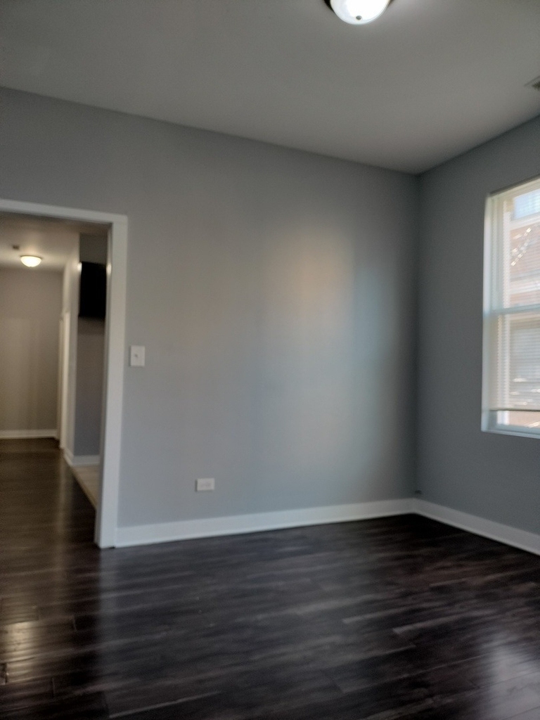 1945 W 48th Street - Photo 8