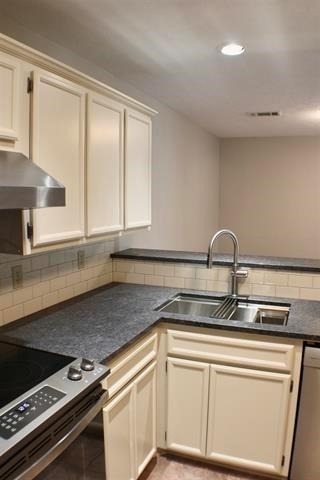 7936 Pecan Drive - Photo 6