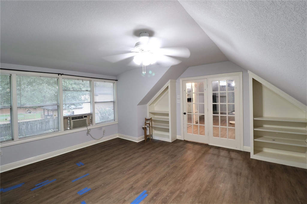1702 Cougar Creek Street - Photo 5