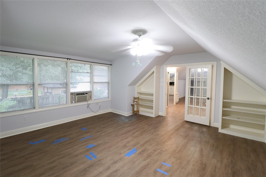 1702 Cougar Creek Street - Photo 4